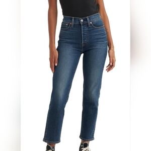 Levi's Wedgie AStraight Button-fly Size 30x28 MSRP $98